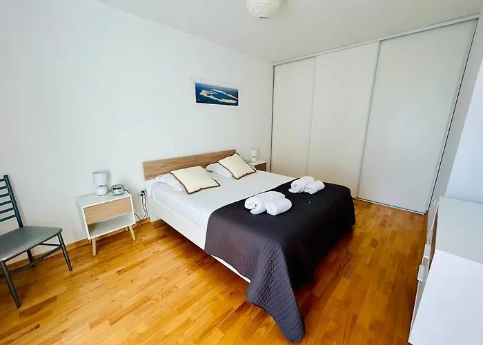 T3/4-6pers/5'piedplage/centreville/parking/wifi Apartment *